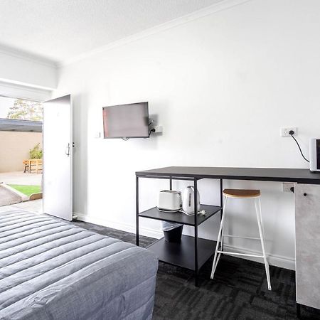 City West Motel Adelaide Bagian luar foto