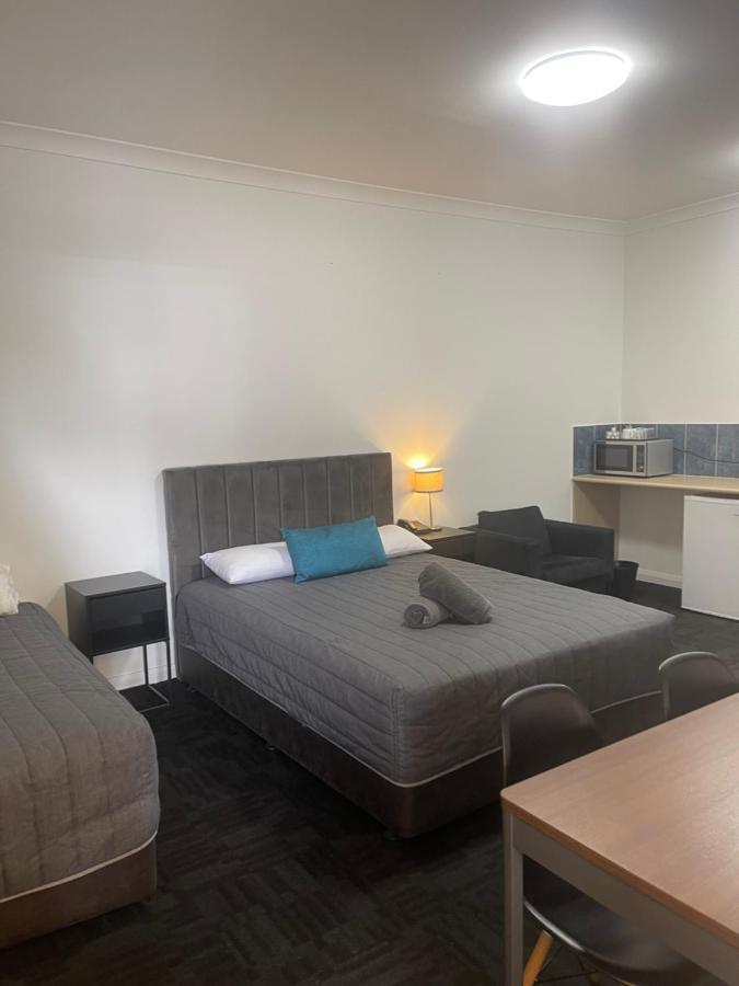 City West Motel Adelaide Bagian luar foto