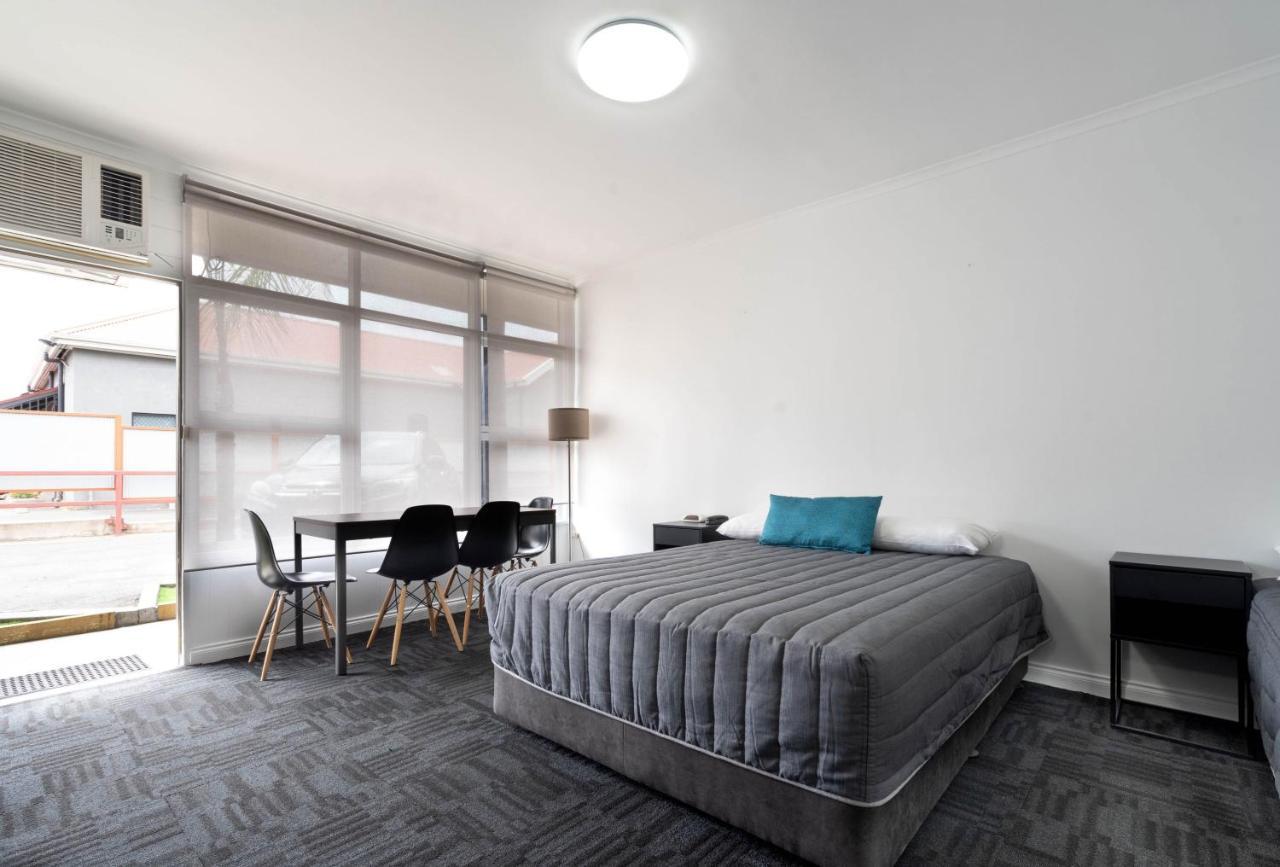 City West Motel Adelaide Bagian luar foto