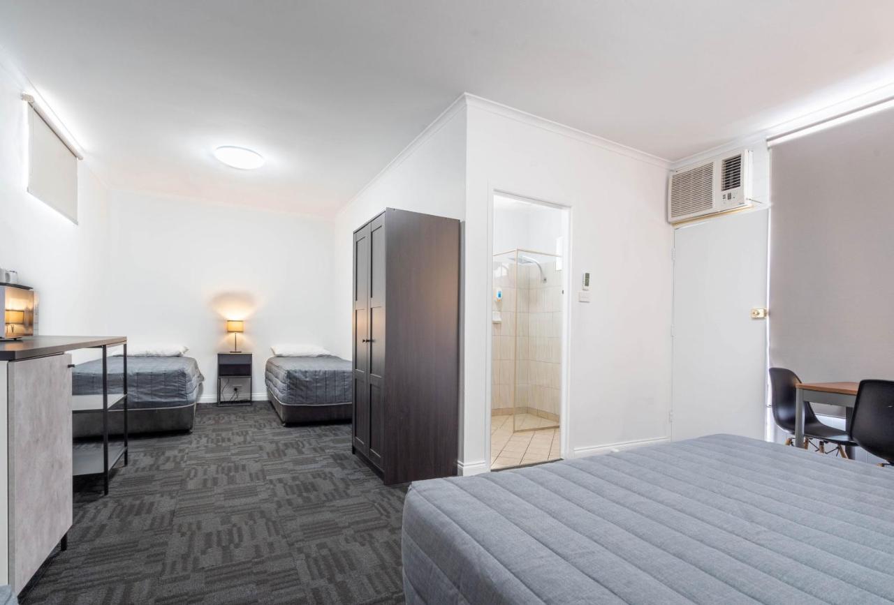 City West Motel Adelaide Bagian luar foto