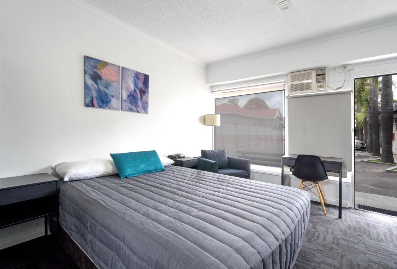 City West Motel Adelaide Bagian luar foto
