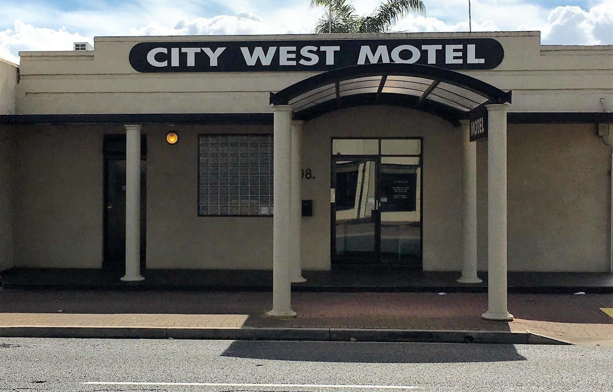 City West Motel Adelaide Bagian luar foto