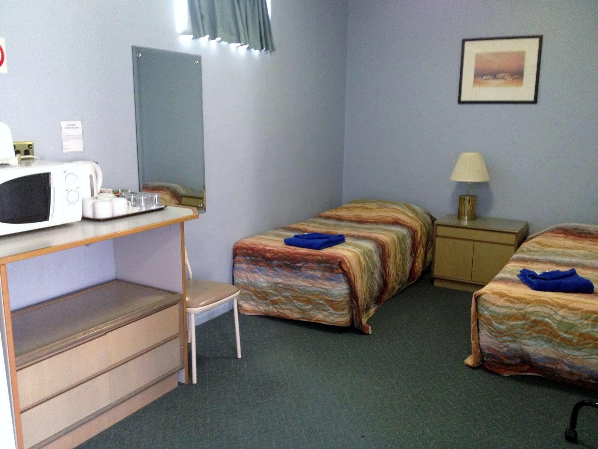 City West Motel Adelaide Bagian luar foto