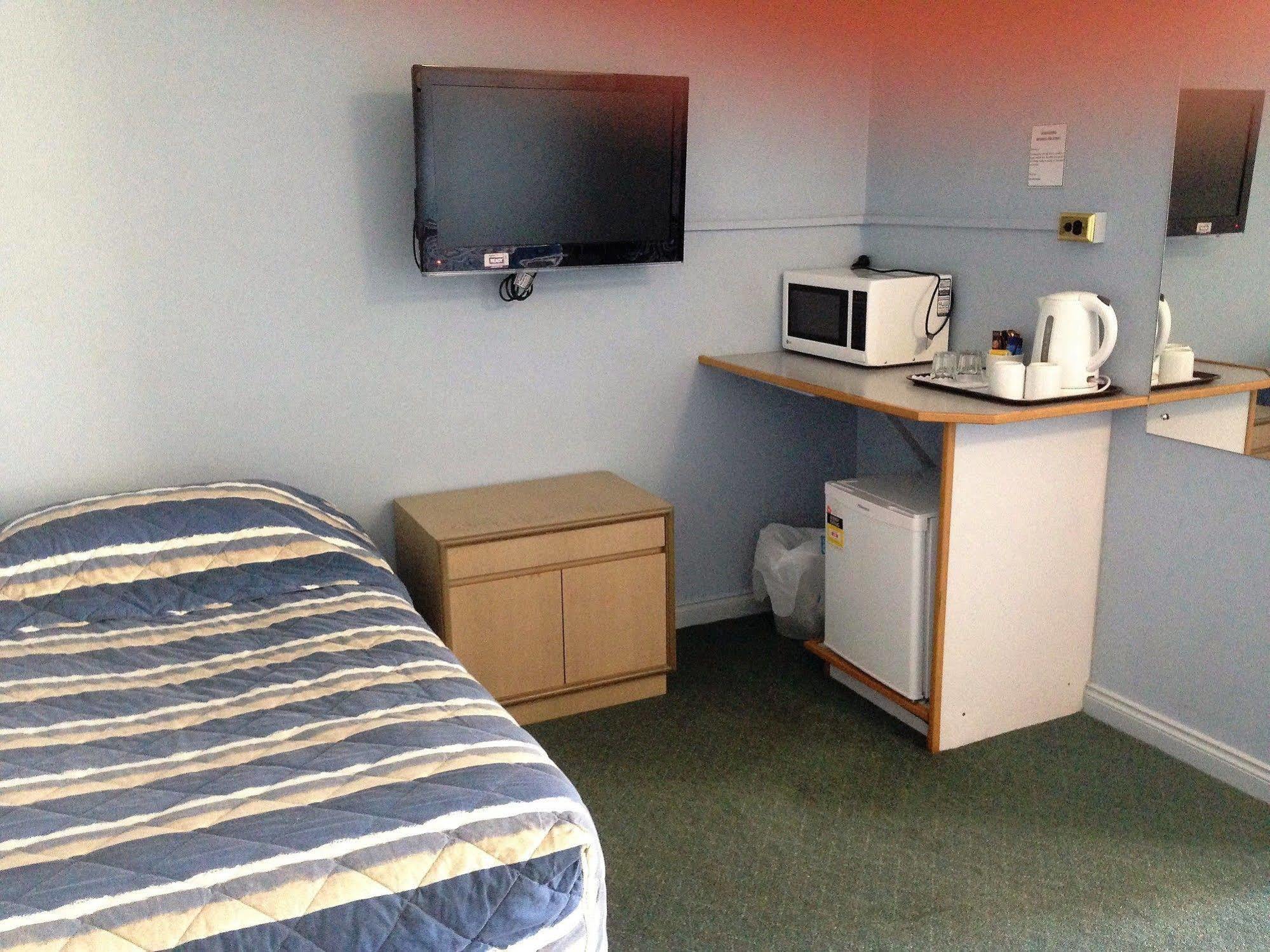 City West Motel Adelaide Bagian luar foto