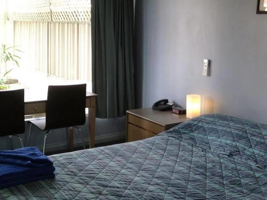 City West Motel Adelaide Bagian luar foto