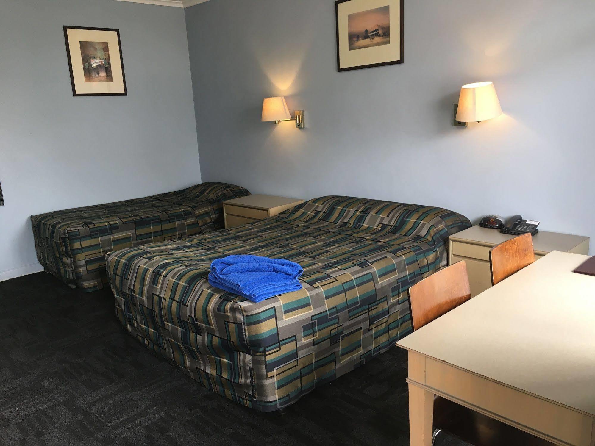 City West Motel Adelaide Bagian luar foto